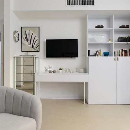 Quiet Hideaway & Terrace Near Beach By Feelhome Tel Awiw Zewnętrze zdjęcie