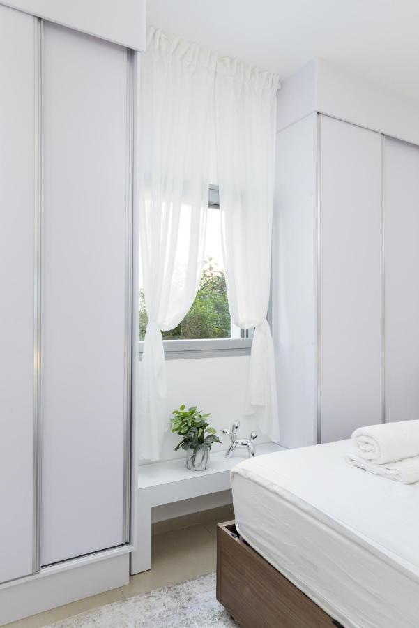 Quiet Hideaway & Terrace Near Beach By Feelhome Tel Awiw Zewnętrze zdjęcie