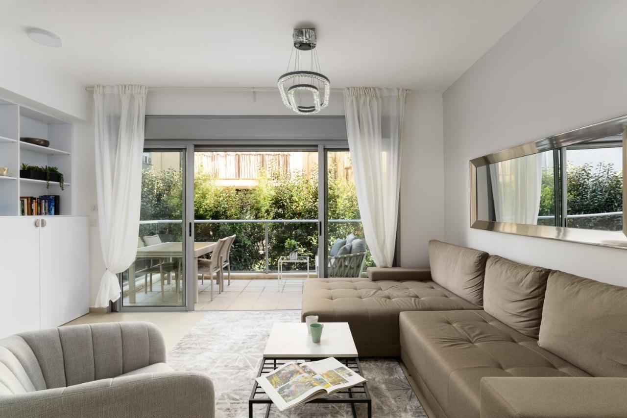 Quiet Hideaway & Terrace Near Beach By Feelhome Tel Awiw Zewnętrze zdjęcie