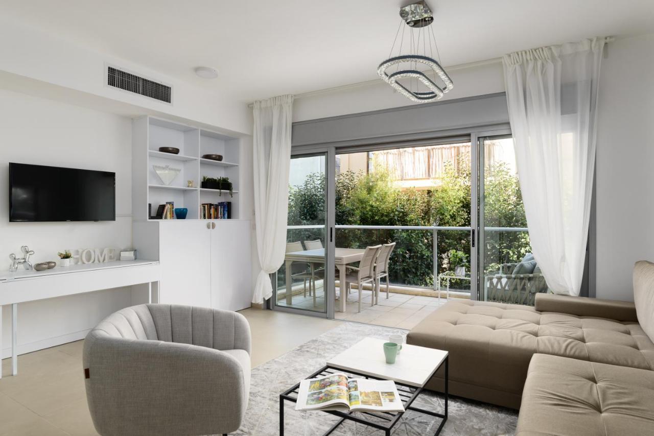 Quiet Hideaway & Terrace Near Beach By Feelhome Tel Awiw Zewnętrze zdjęcie