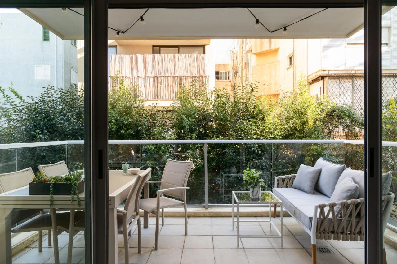 Quiet Hideaway & Terrace Near Beach By Feelhome Tel Awiw Zewnętrze zdjęcie
